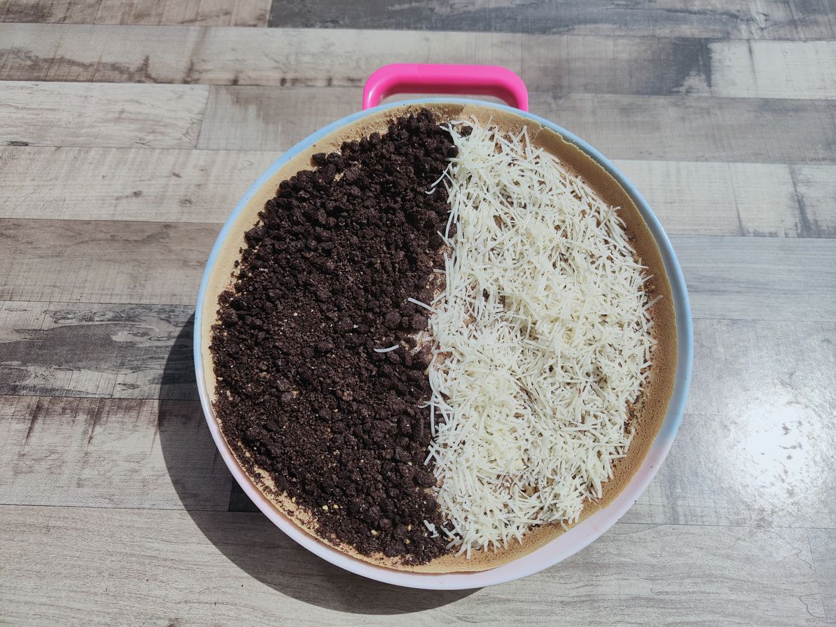 Oreo and cheese apam balik from Apam Balik Jalil, Century Street Food Court