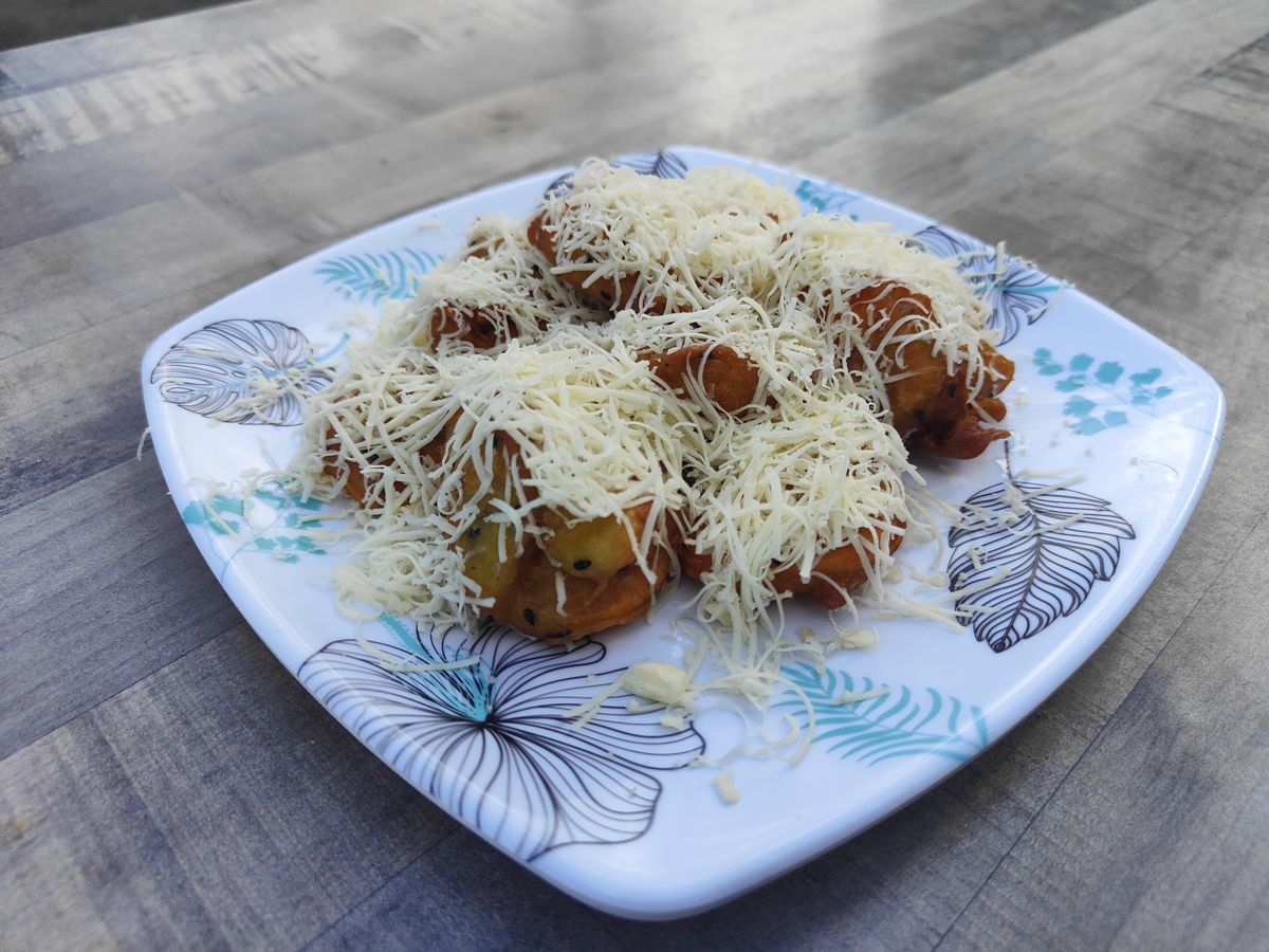 Fried sweet potato with cheese, a Malaysian street snack